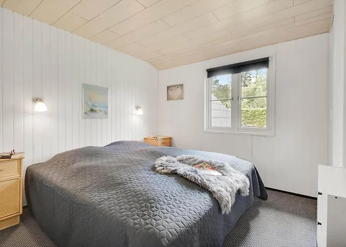 Nyaraló C11204-hemmet-bowleren-1 Hemmet